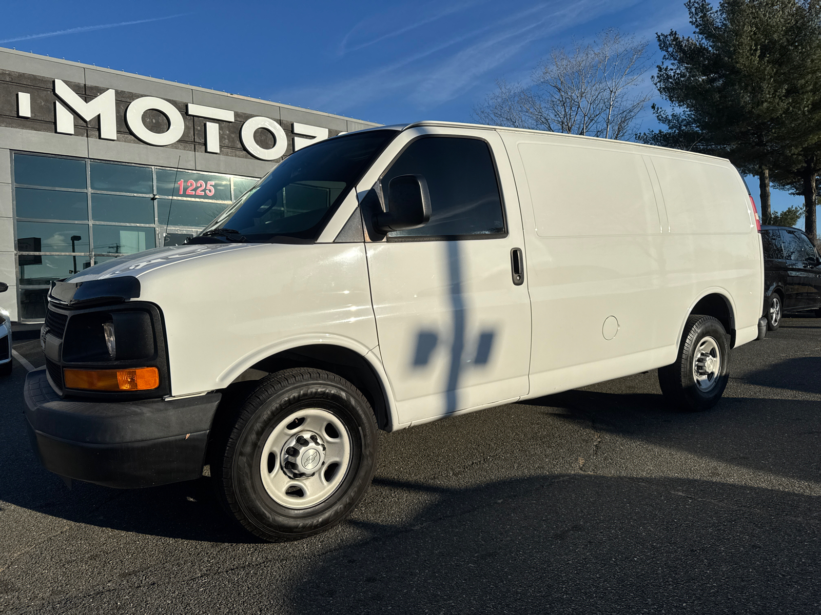 2016 Chevrolet Express 2500 Cargo Van 3D 2