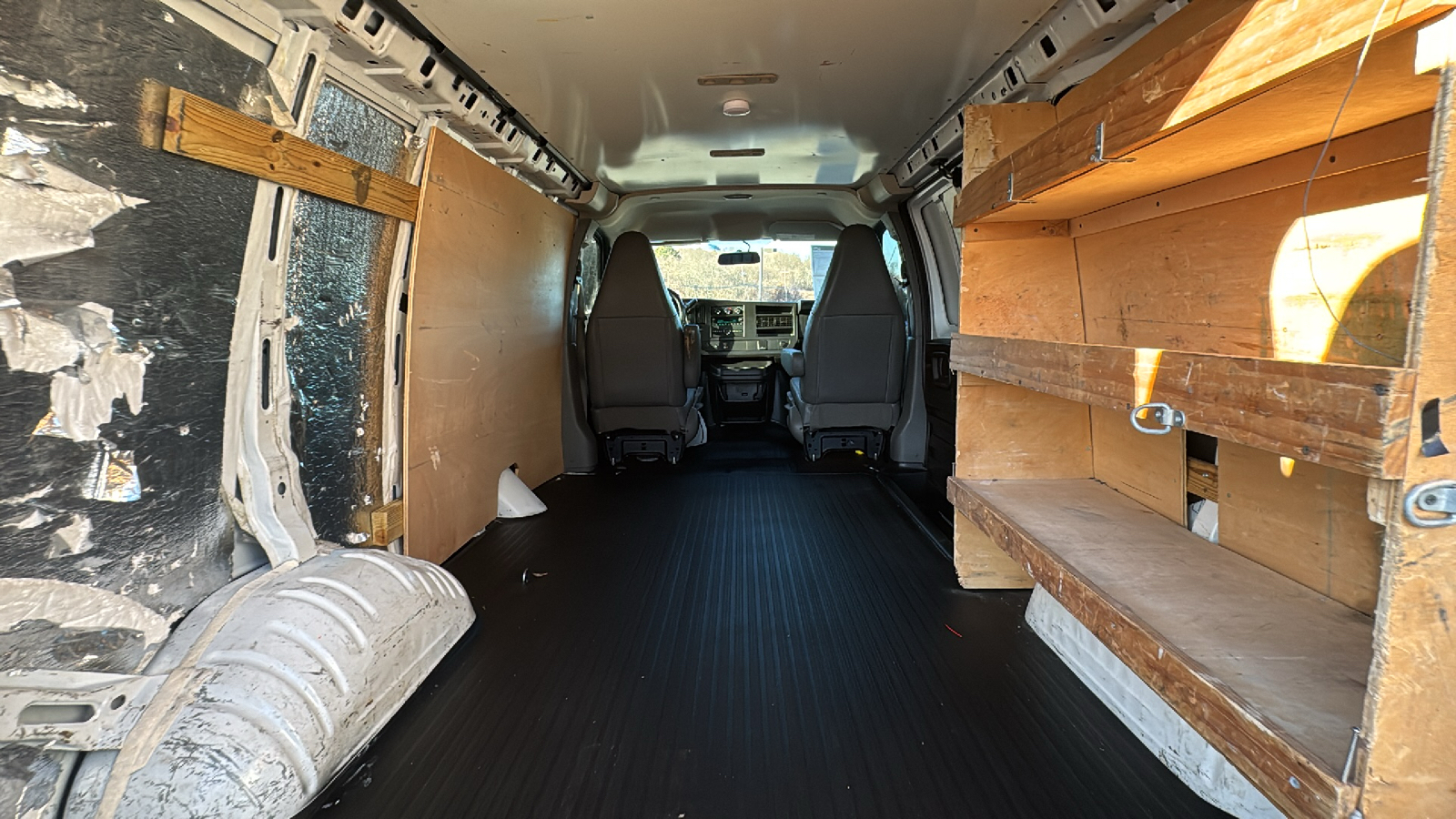 2016 Chevrolet Express 2500 Cargo Van 3D 21