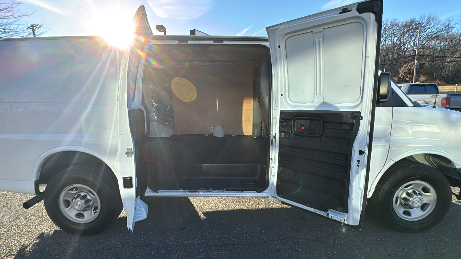 2016 Chevrolet Express 2500 Cargo Van 3D 24