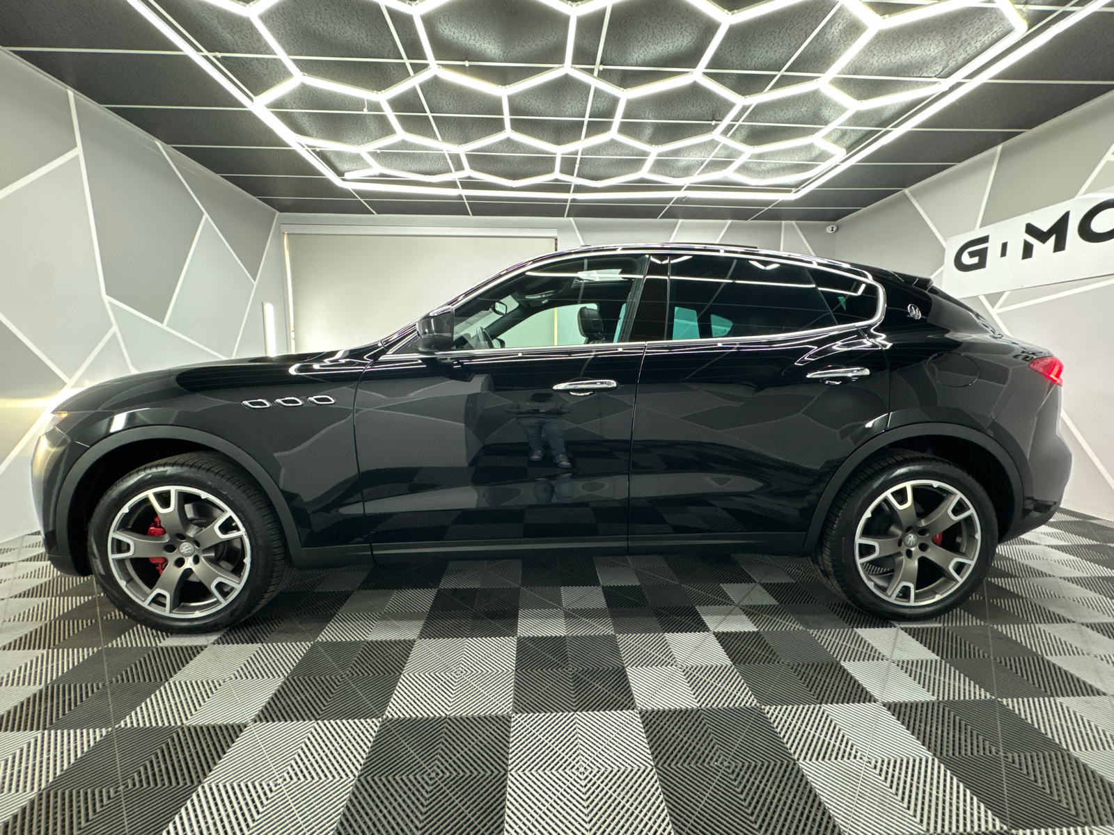 2018 Maserati Levante Sport Utility 4D 3