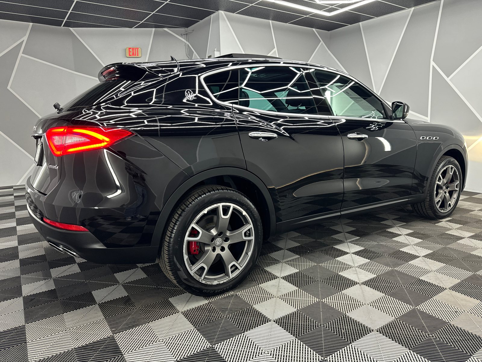 2018 Maserati Levante Sport Utility 4D 10