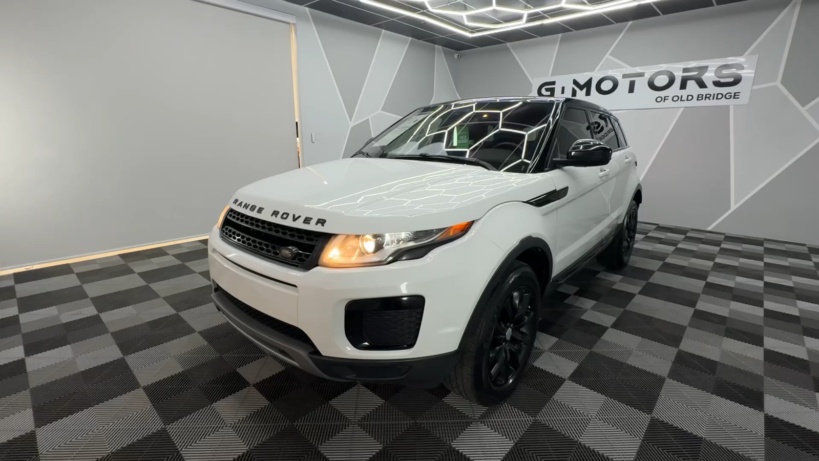 2018 Land Rover Range Rover Evoque SE Sport Utility 4D 1