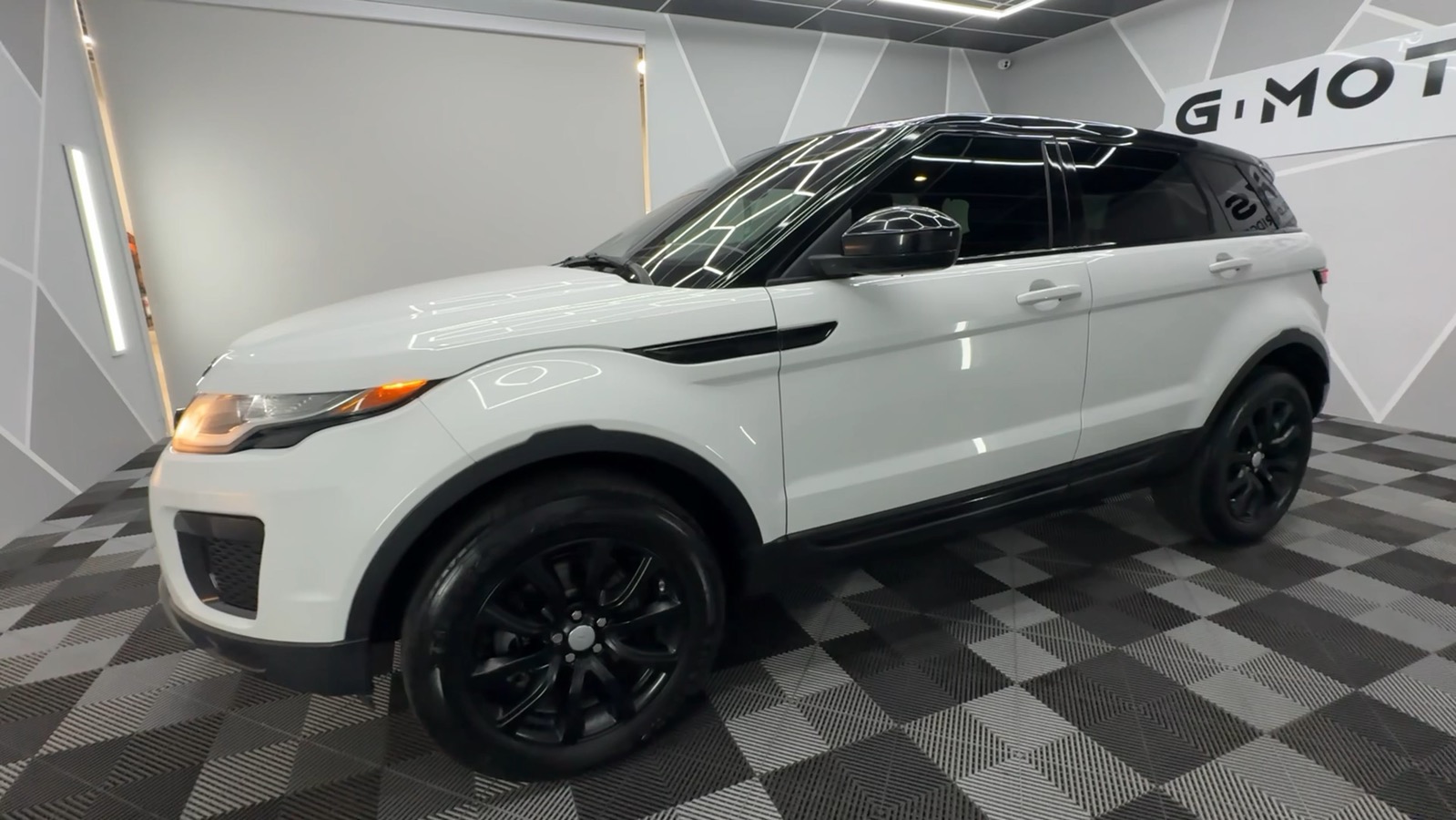 2018 Land Rover Range Rover Evoque SE Sport Utility 4D 3