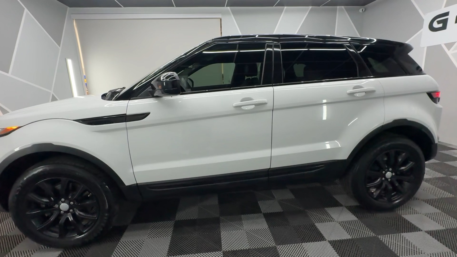 2018 Land Rover Range Rover Evoque SE Sport Utility 4D 4