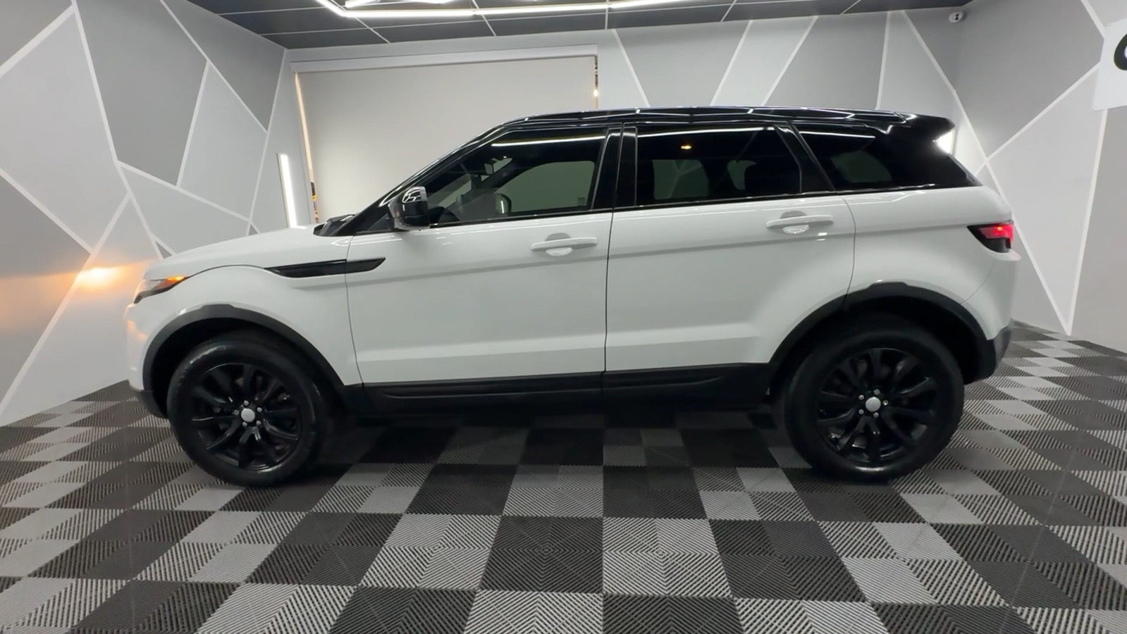 2018 Land Rover Range Rover Evoque SE Sport Utility 4D 5