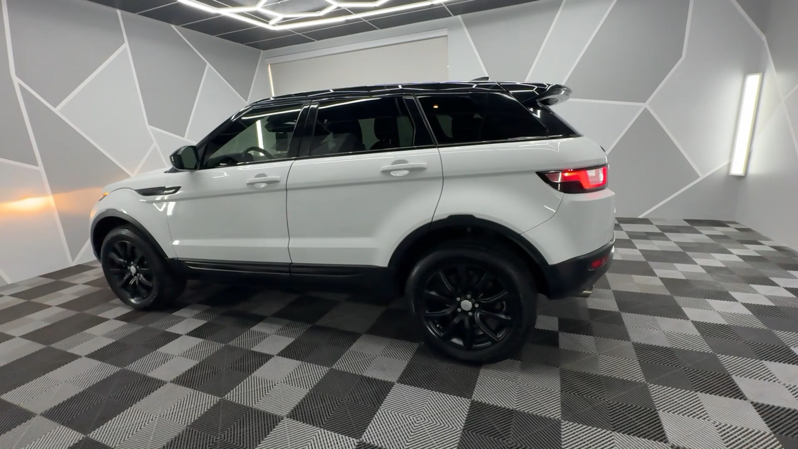 2018 Land Rover Range Rover Evoque SE Sport Utility 4D 6