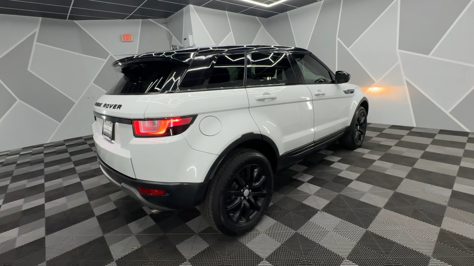 2018 Land Rover Range Rover Evoque SE Sport Utility 4D 10