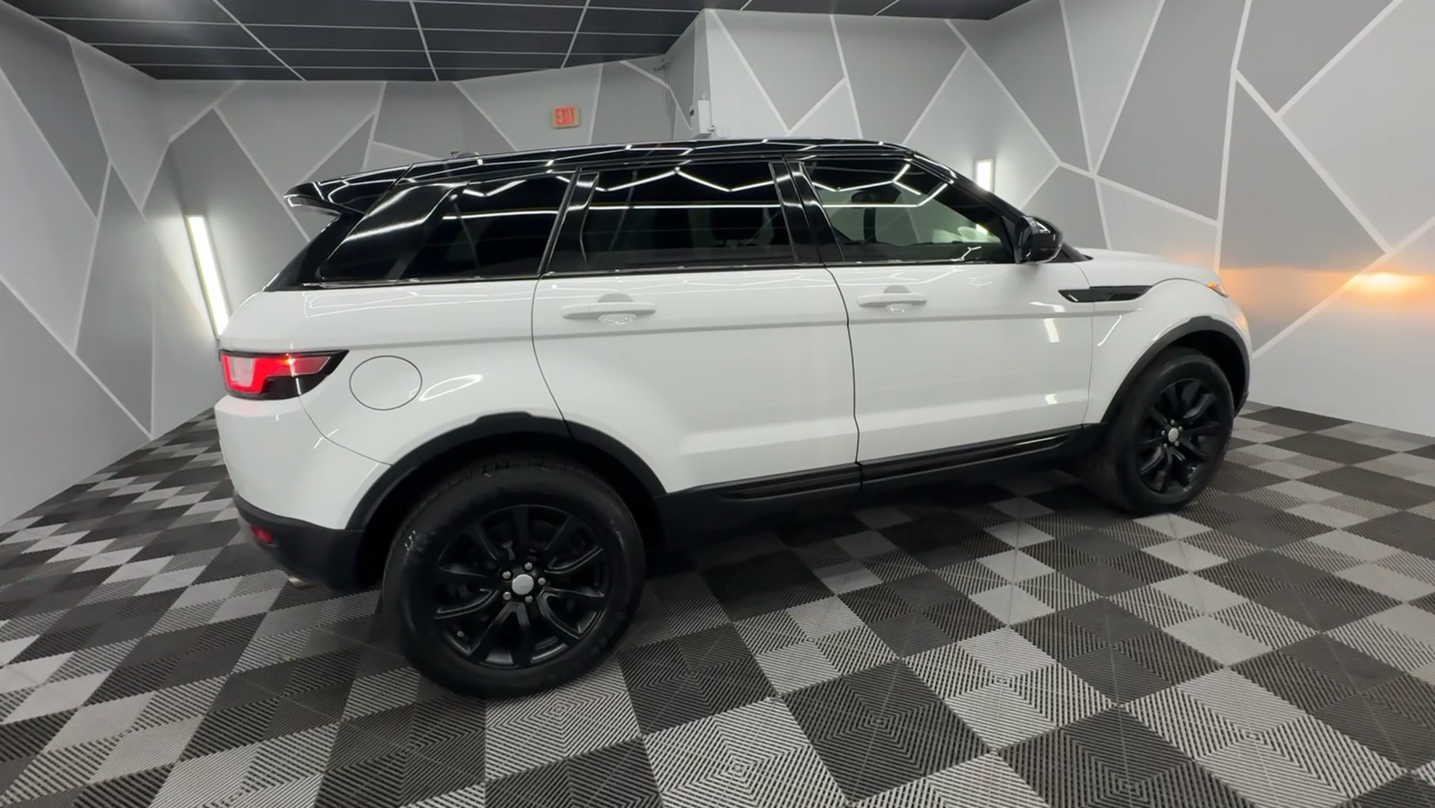 2018 Land Rover Range Rover Evoque SE Sport Utility 4D 11