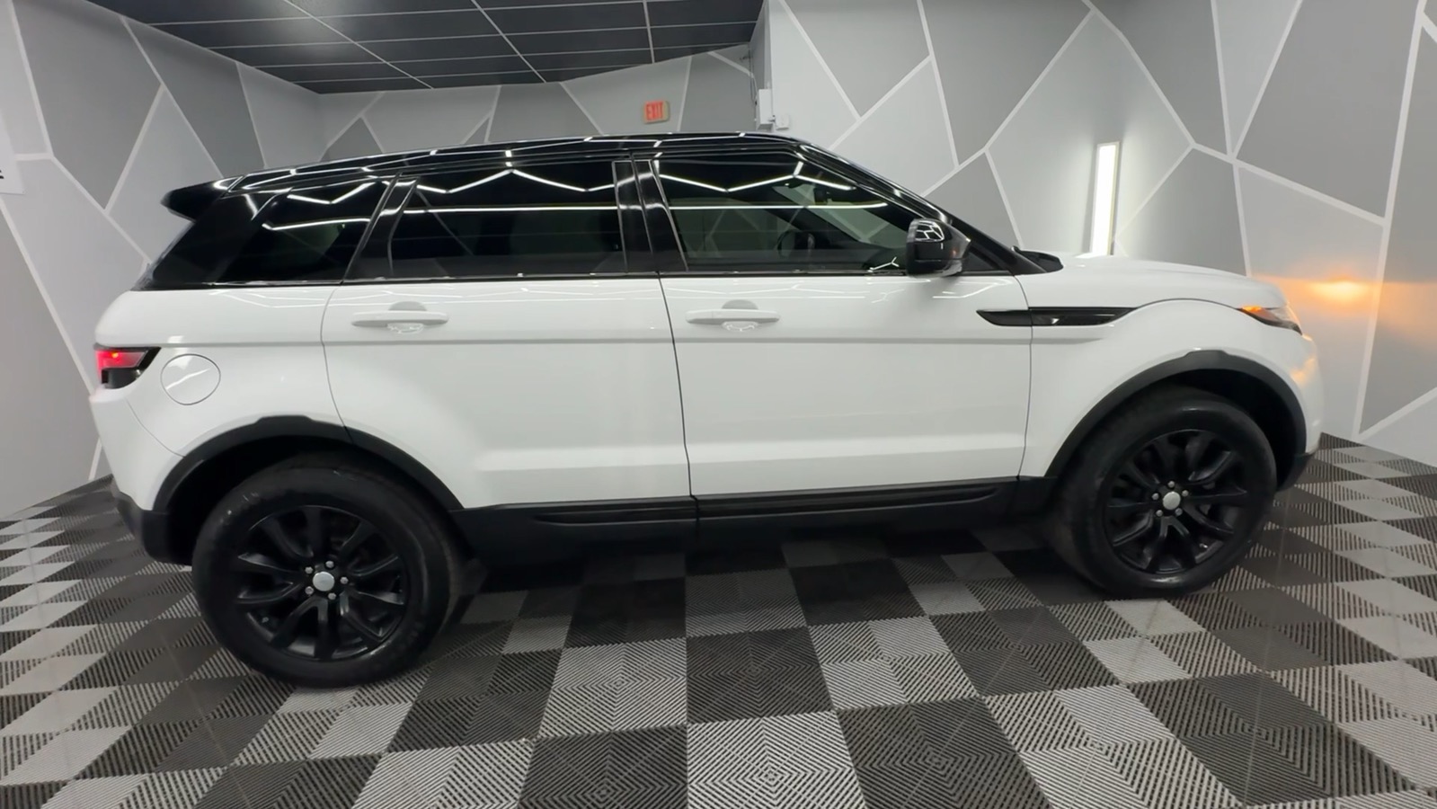 2018 Land Rover Range Rover Evoque SE Sport Utility 4D 12