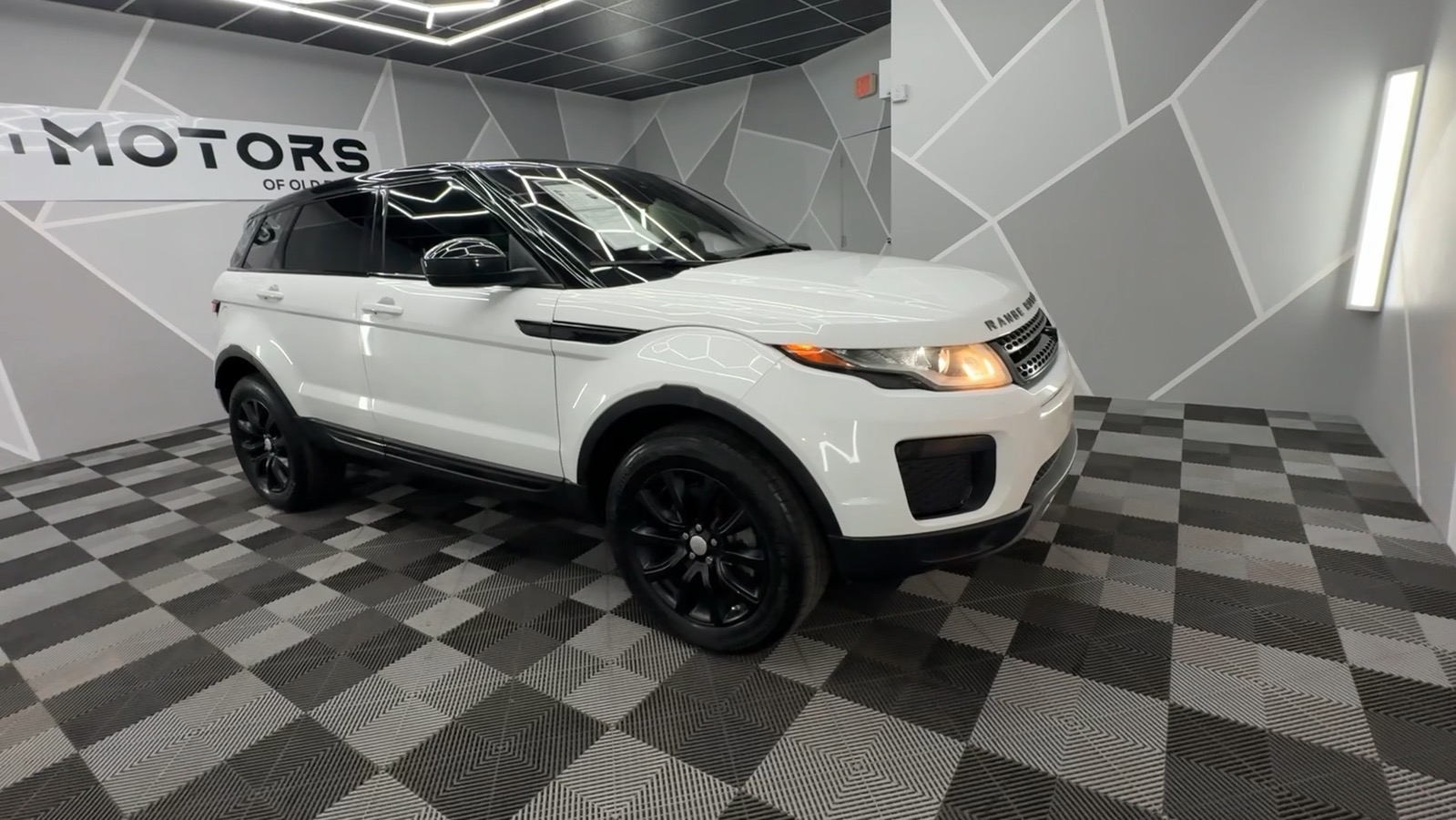 2018 Land Rover Range Rover Evoque SE Sport Utility 4D 14