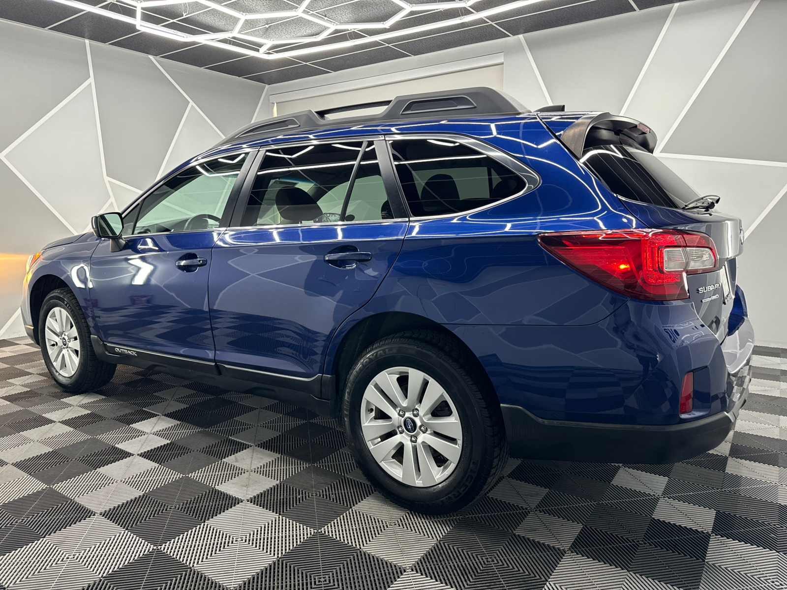 2016 Subaru Outback 2.5i Premium Wagon 4D 4