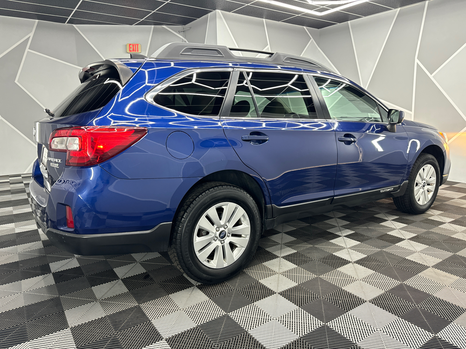 2016 Subaru Outback 2.5i Premium Wagon 4D 10