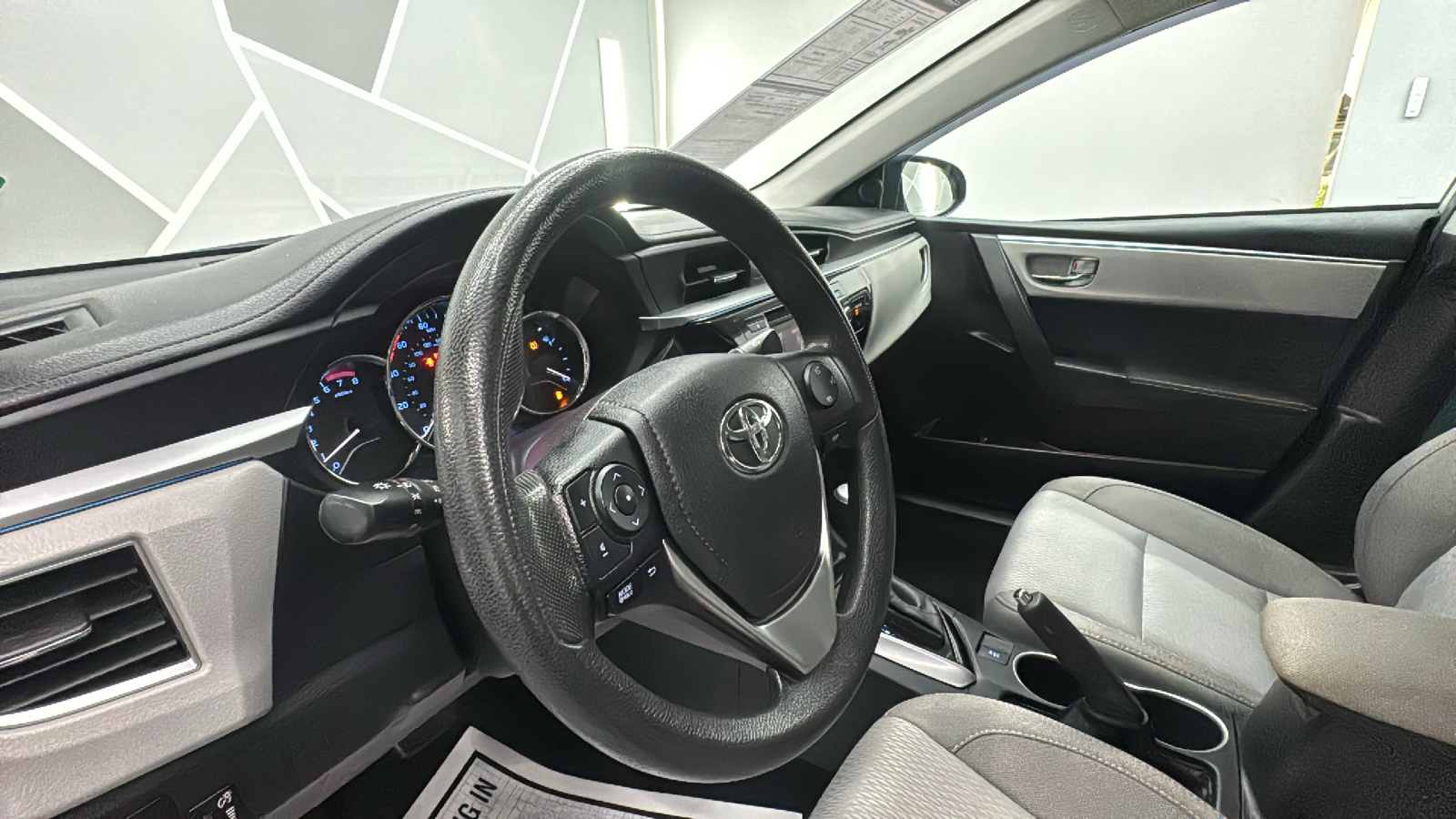 2015 Toyota Corolla  37