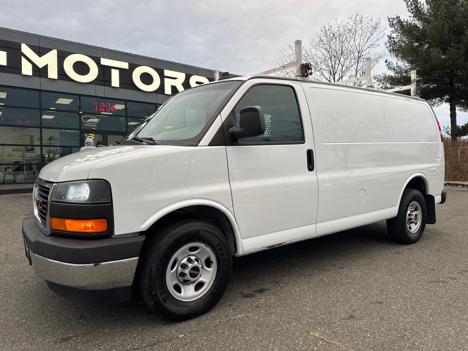 2017 GMC Savana 2500 Cargo Van 3D 2