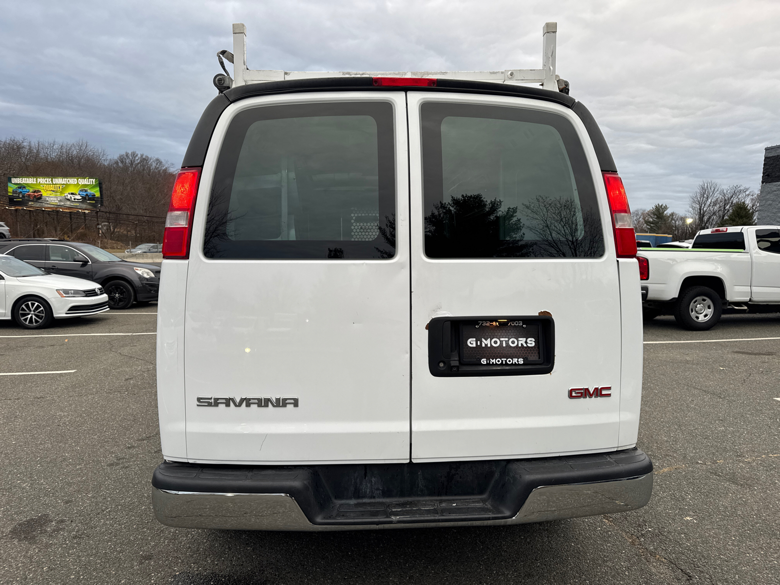 2017 GMC Savana 2500 Cargo Van 3D 7