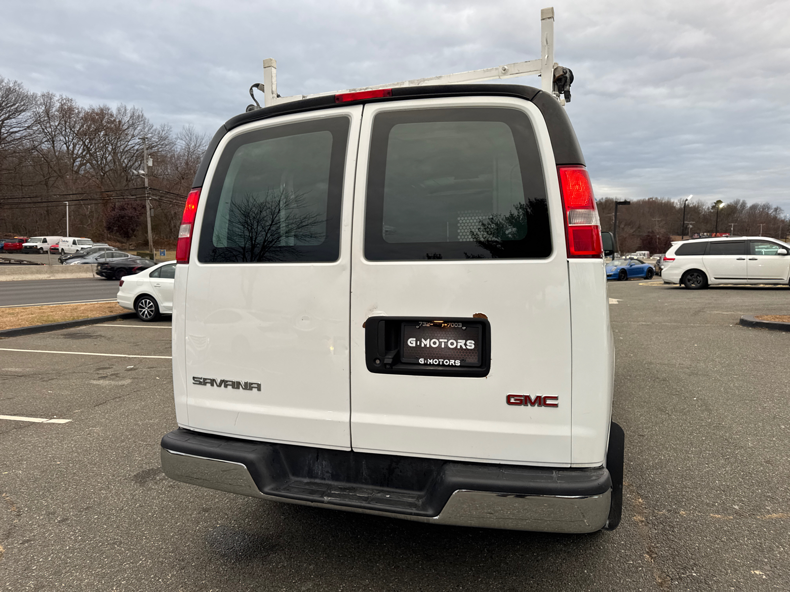 2017 GMC Savana 2500 Cargo Van 3D 8