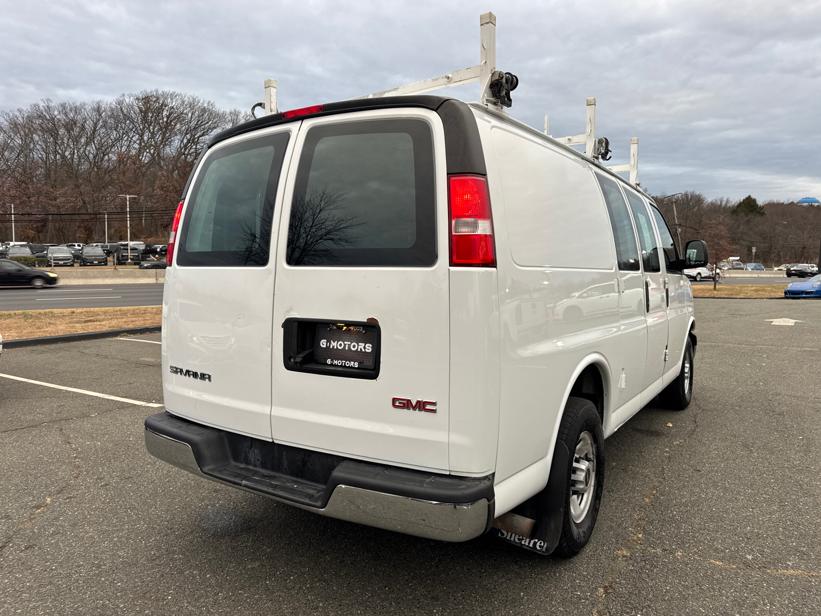 2017 GMC Savana 2500 Cargo Van 3D 9