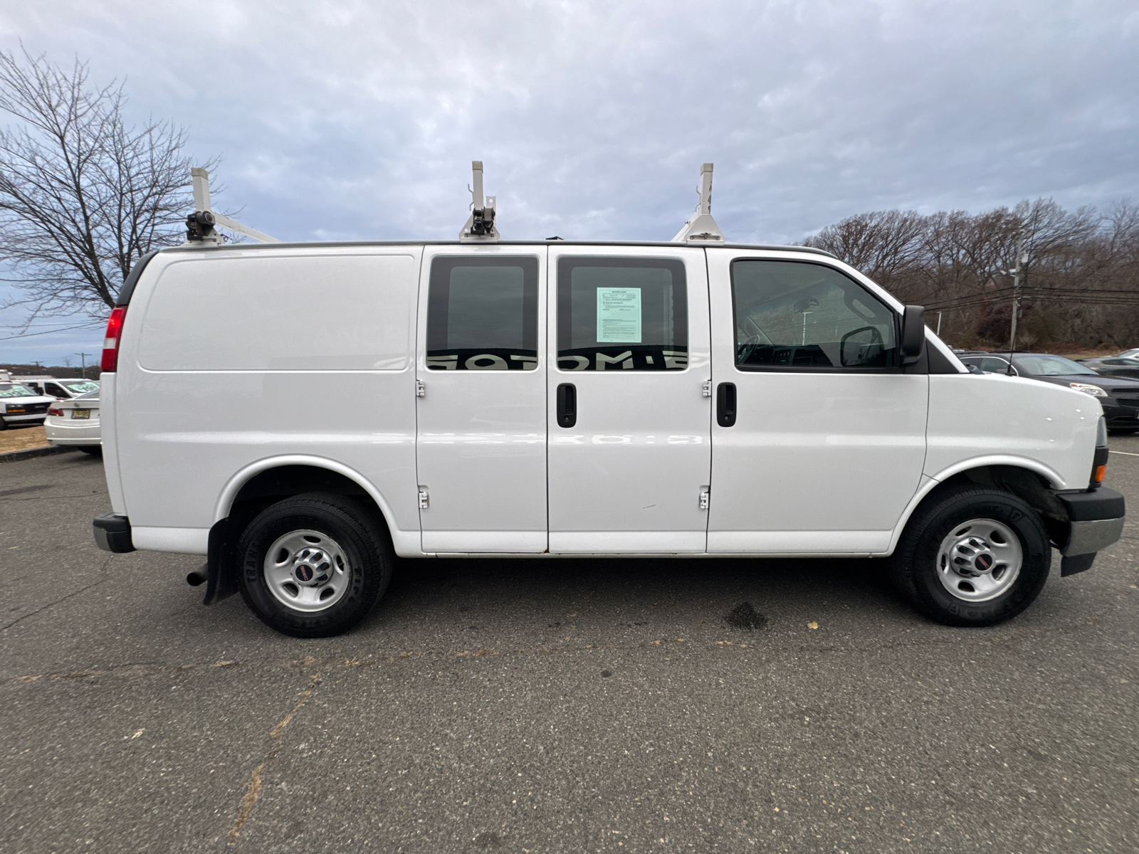 2017 GMC Savana 2500 Cargo Van 3D 10