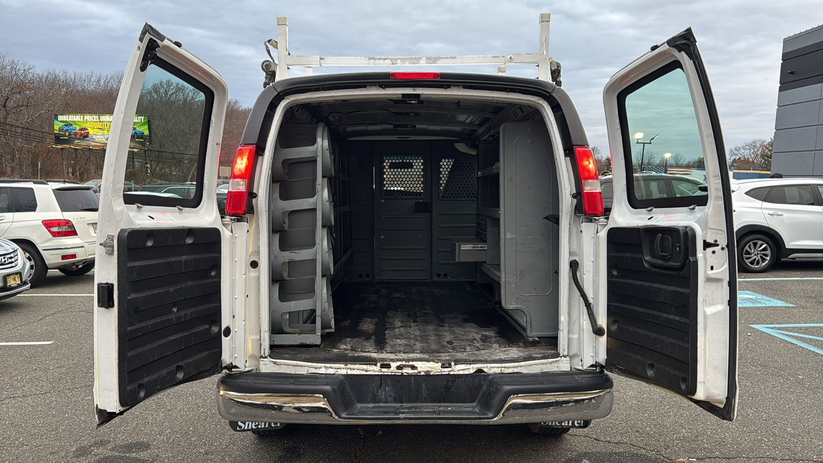 2017 GMC Savana 2500 Cargo Van 3D 19