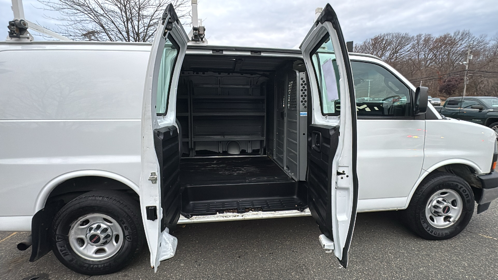 2017 GMC Savana 2500 Cargo Van 3D 23