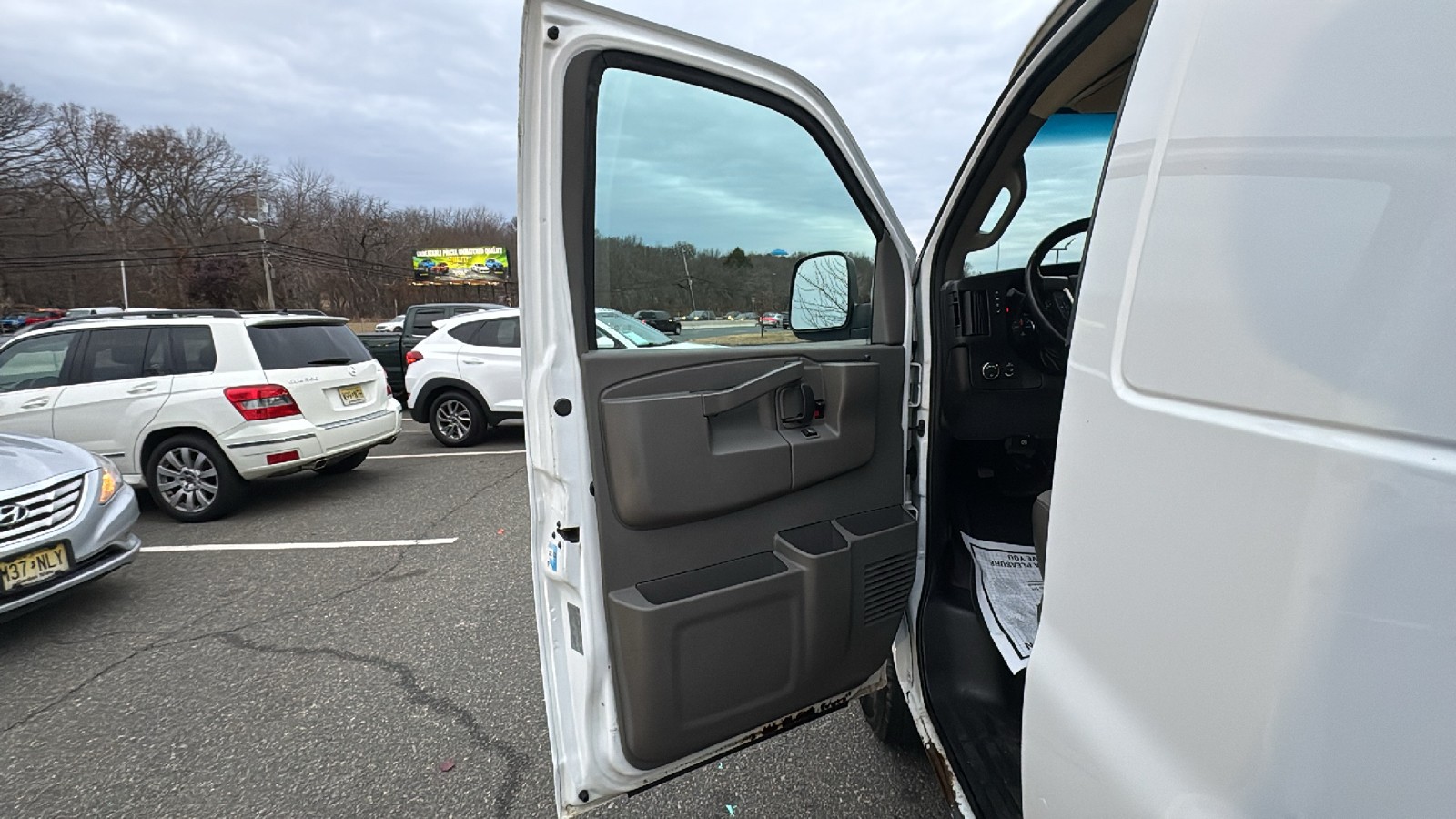 2017 GMC Savana 2500 Cargo Van 3D 28