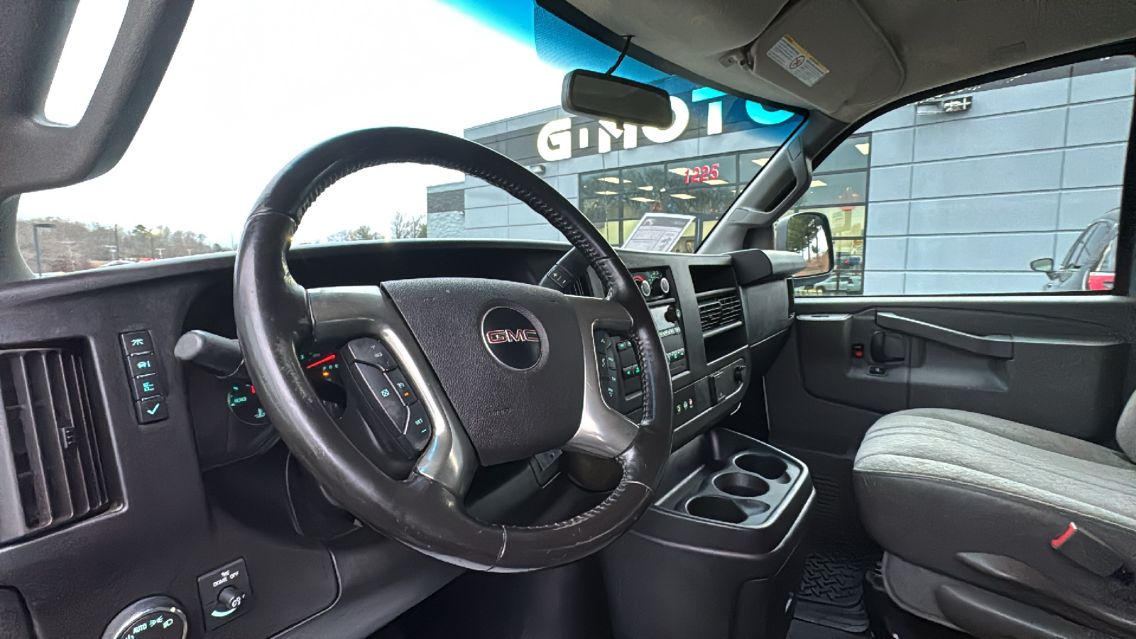 2017 GMC Savana 2500 Cargo Van 3D 34