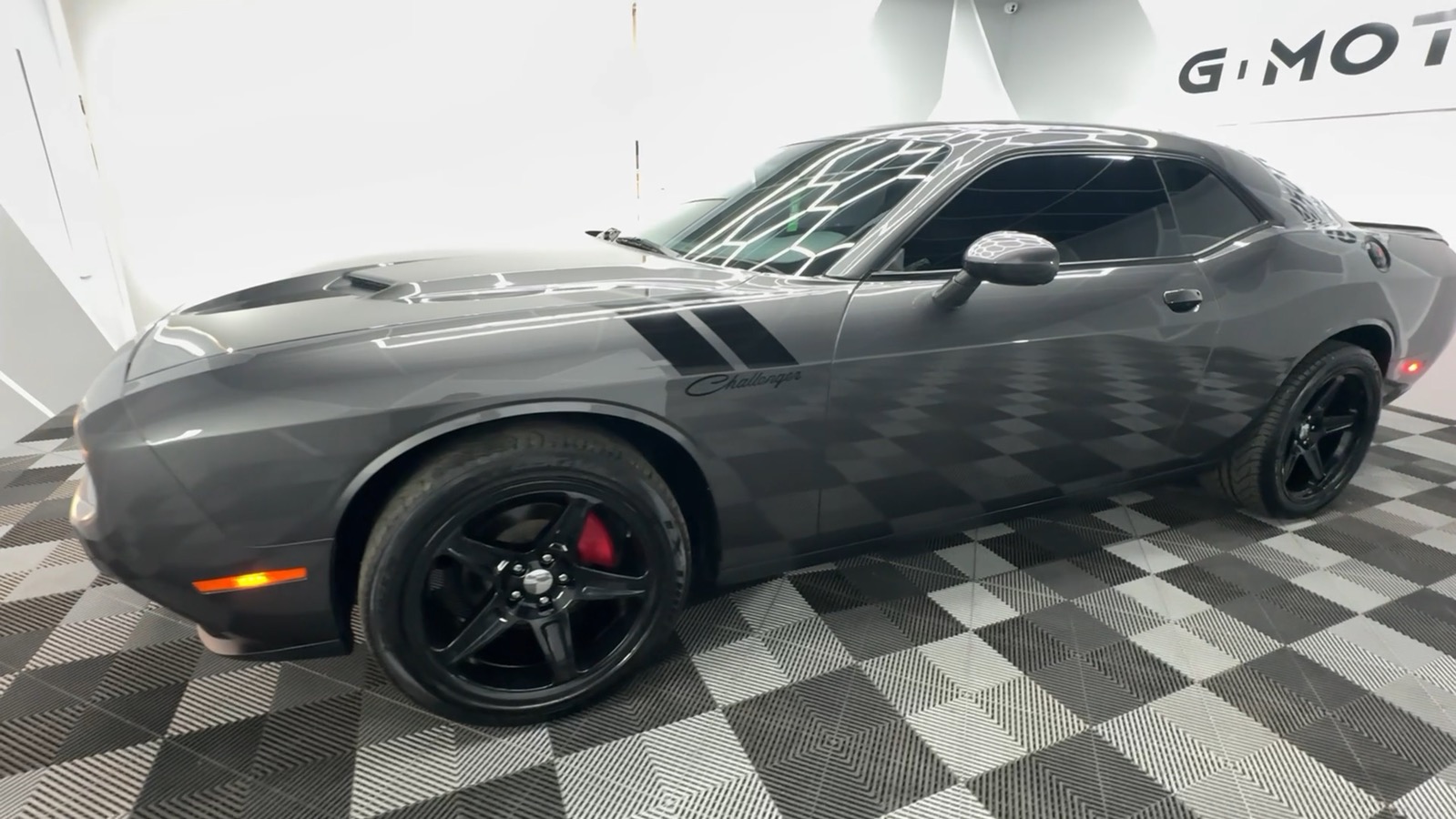 2016 Dodge Challenger SXT Coupe 2D 3