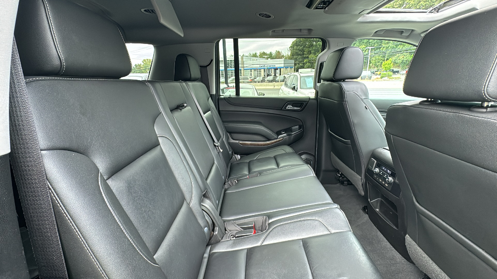 2019 Chevrolet Suburban LT Sport Utility 4D 26