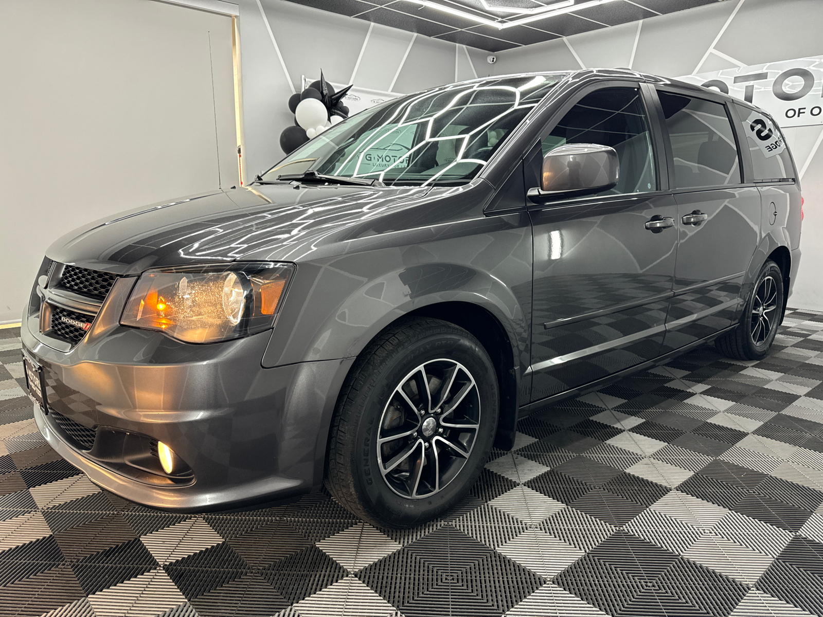 2016 Dodge Grand Caravan  2