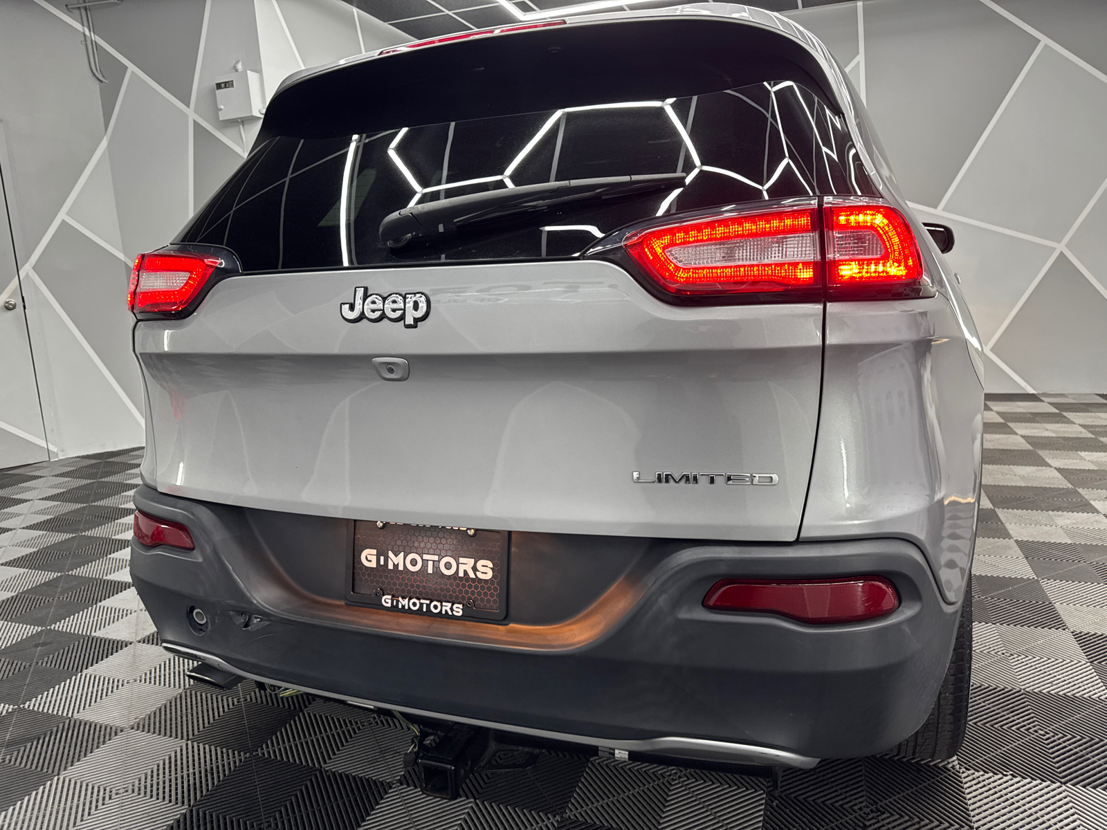 2016 Jeep Cherokee Limited Sport Utility 4D 8