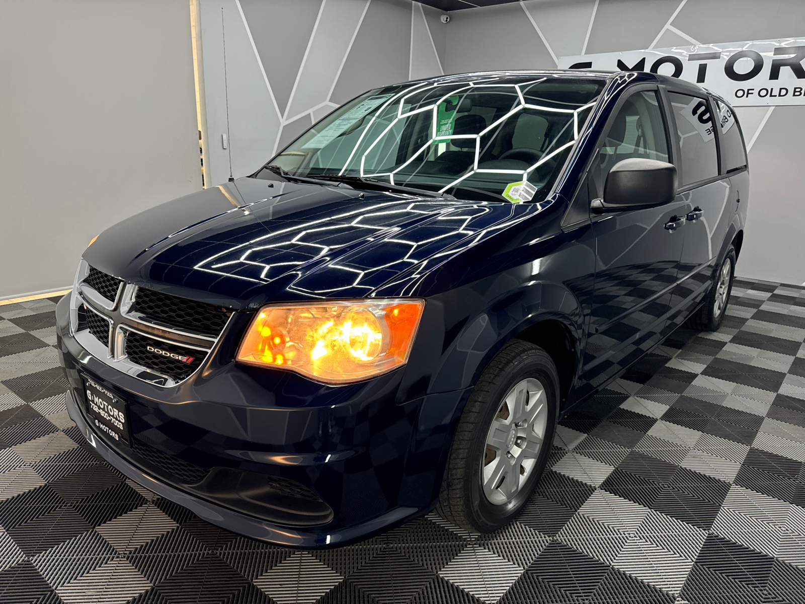 2012 Dodge Grand Caravan Passenger SE Minivan 4D 1