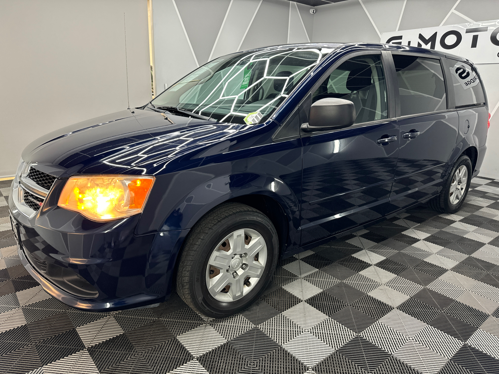 2012 Dodge Grand Caravan Passenger SE Minivan 4D 2