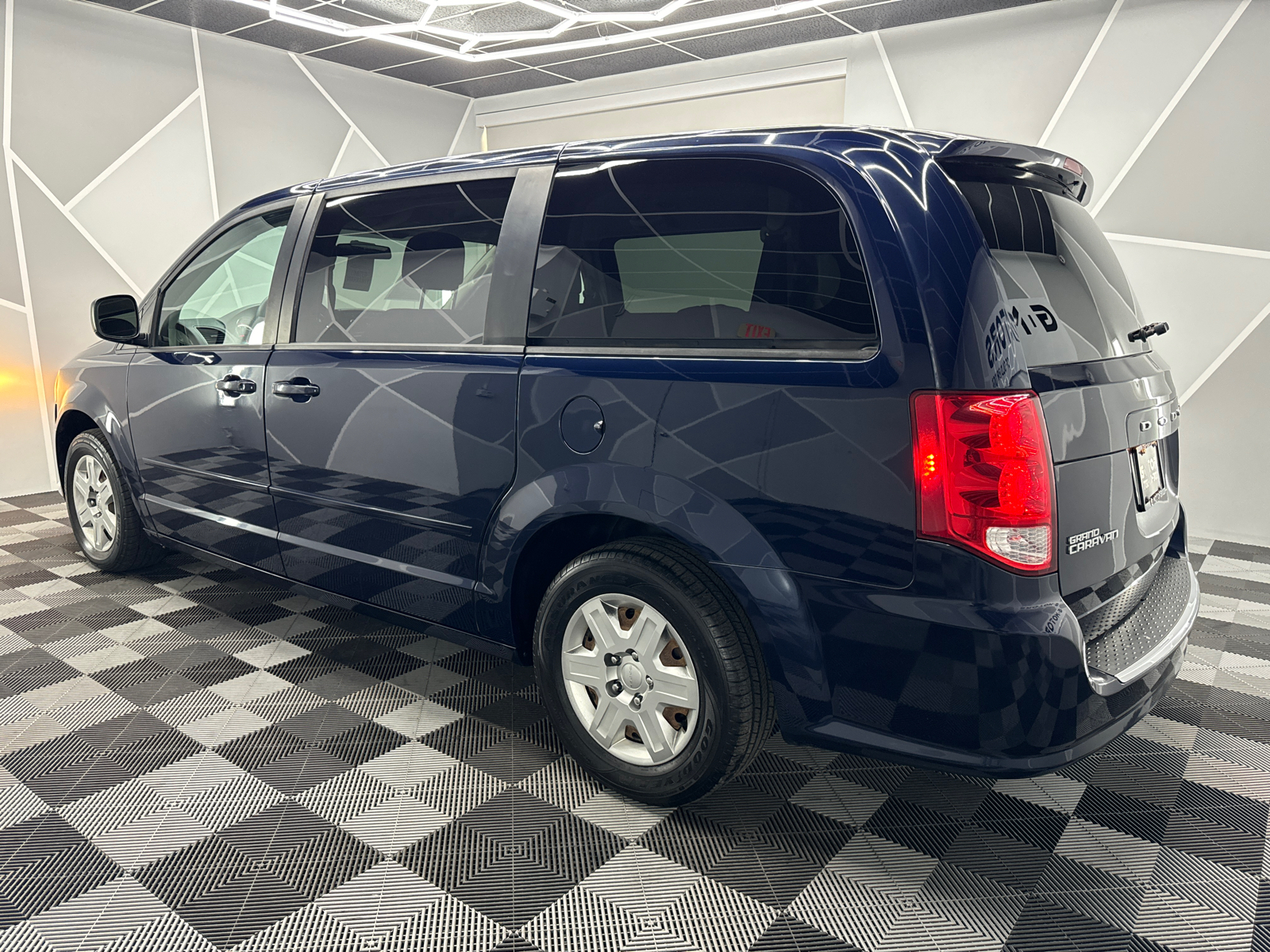 2012 Dodge Grand Caravan Passenger SE Minivan 4D 4