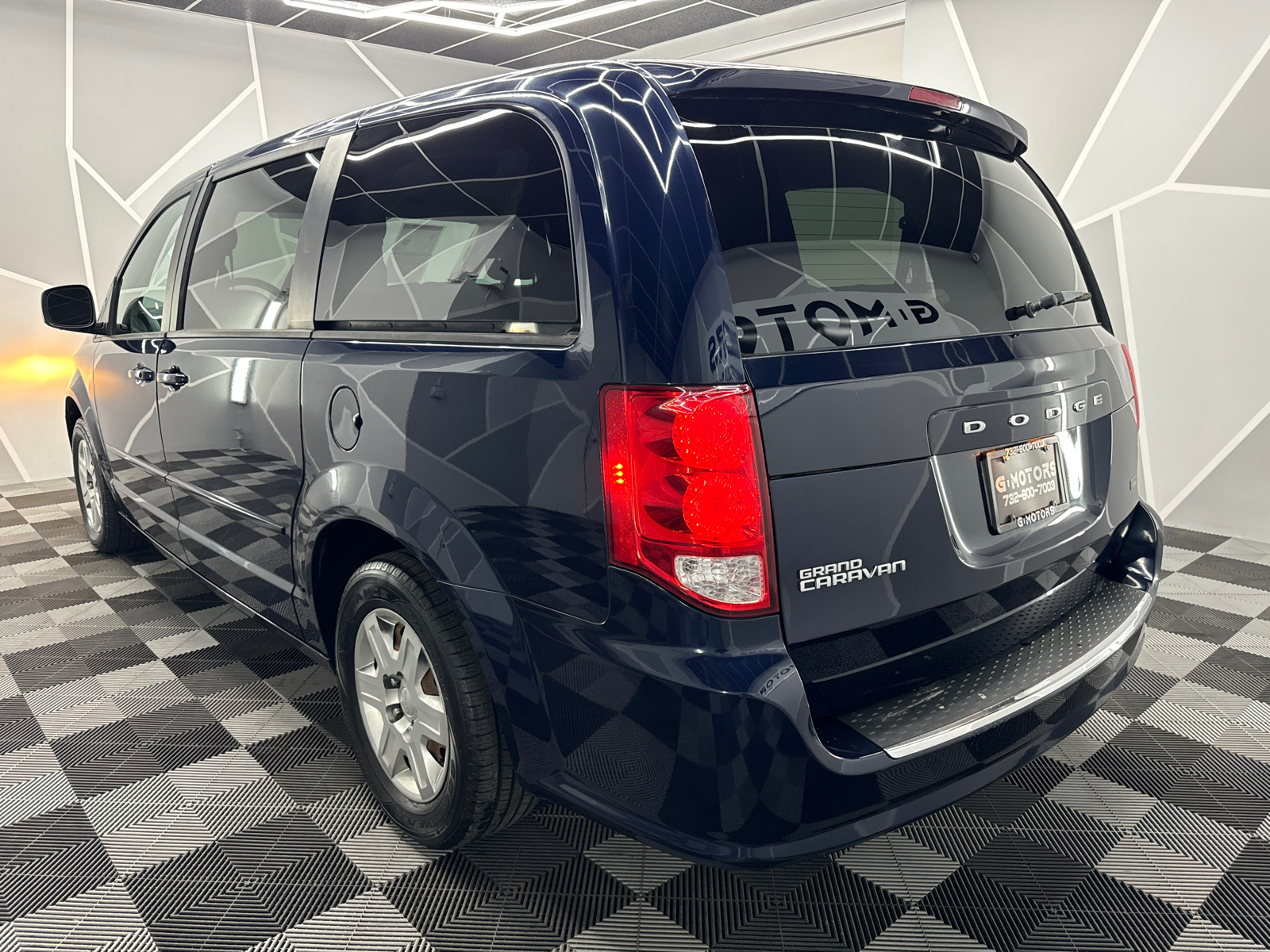 2012 Dodge Grand Caravan Passenger SE Minivan 4D 5