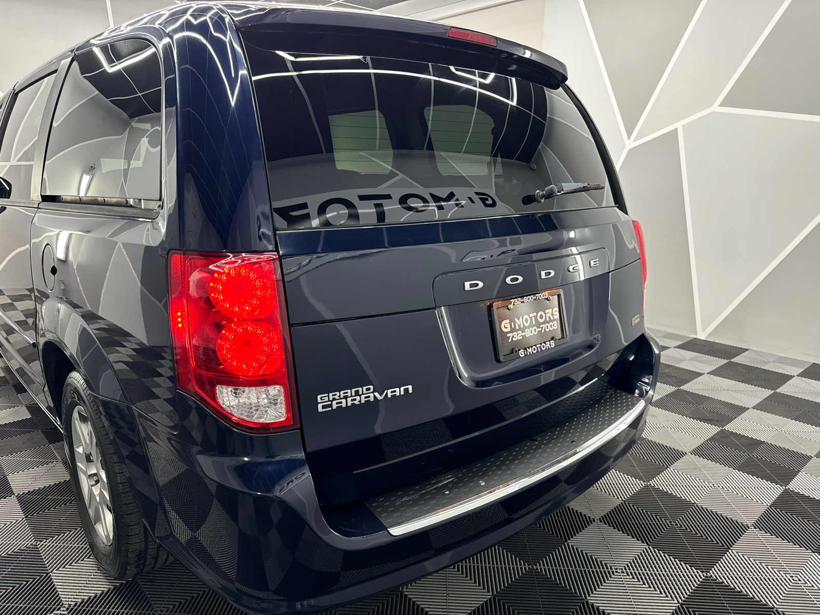 2012 Dodge Grand Caravan Passenger SE Minivan 4D 6