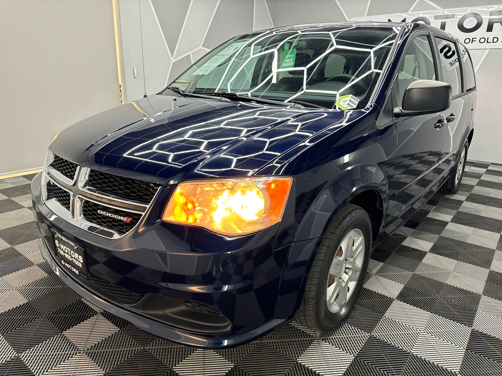 2012 Dodge Grand Caravan Passenger SE Minivan 4D 17