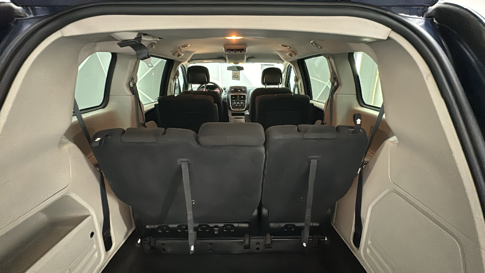 2012 Dodge Grand Caravan Passenger SE Minivan 4D 21