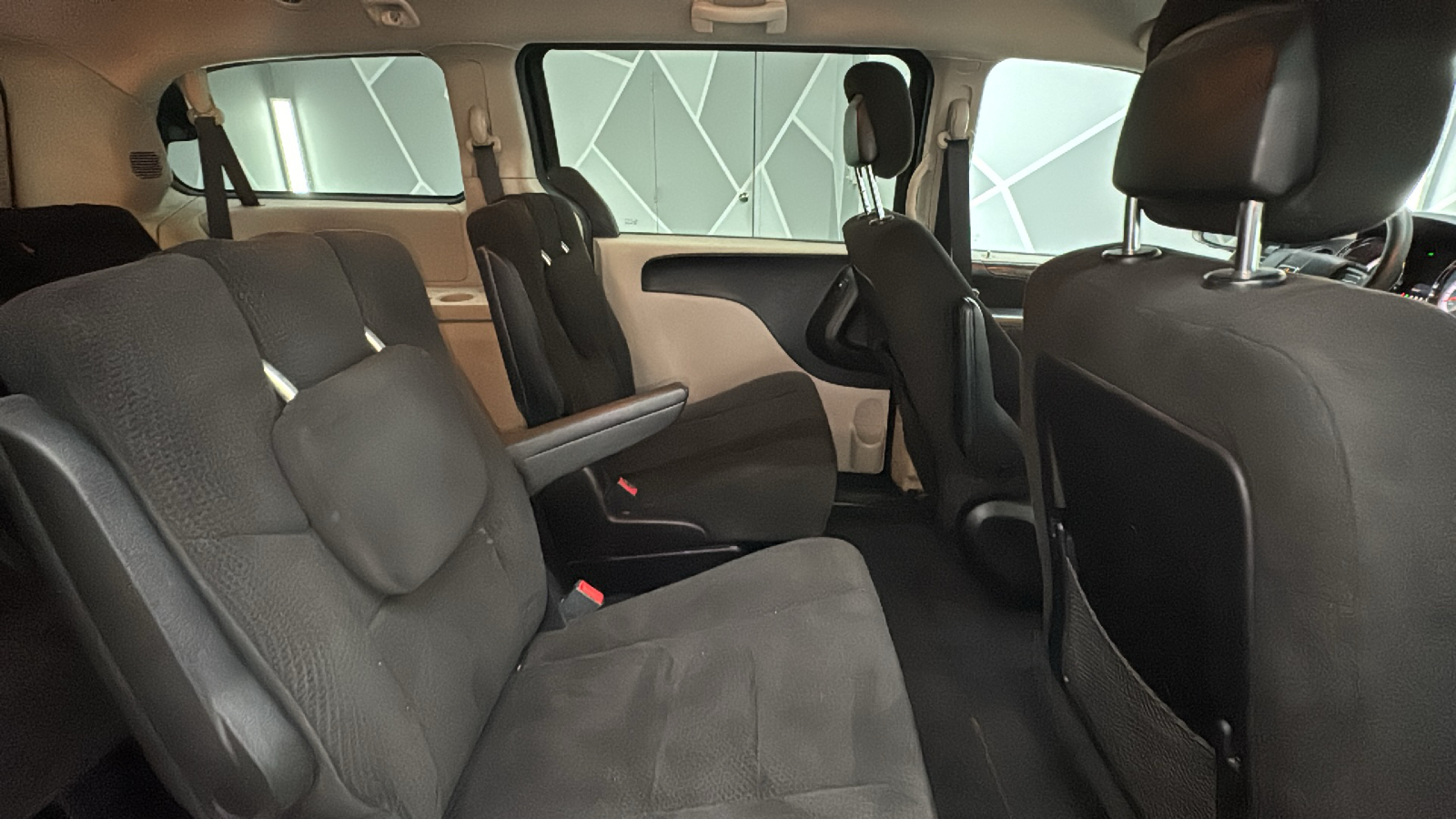 2012 Dodge Grand Caravan Passenger SE Minivan 4D 24