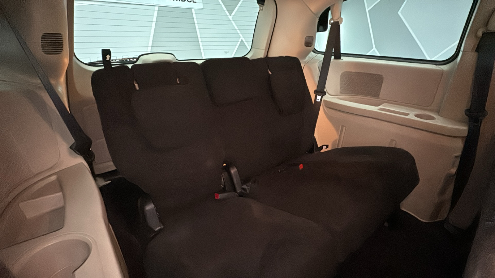 2012 Dodge Grand Caravan Passenger SE Minivan 4D 26