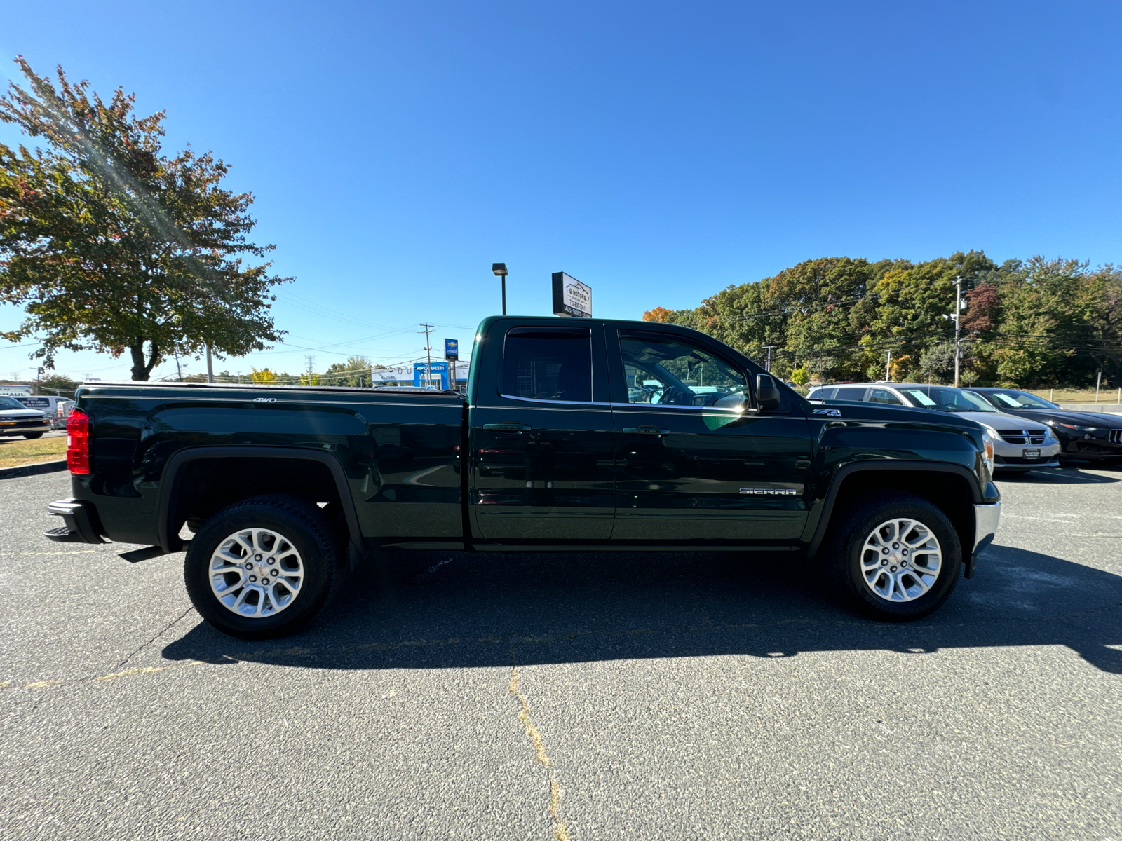 2014 GMC Sierra 1500 Double Cab SLE Pickup 4D 6 1/2 ft 11