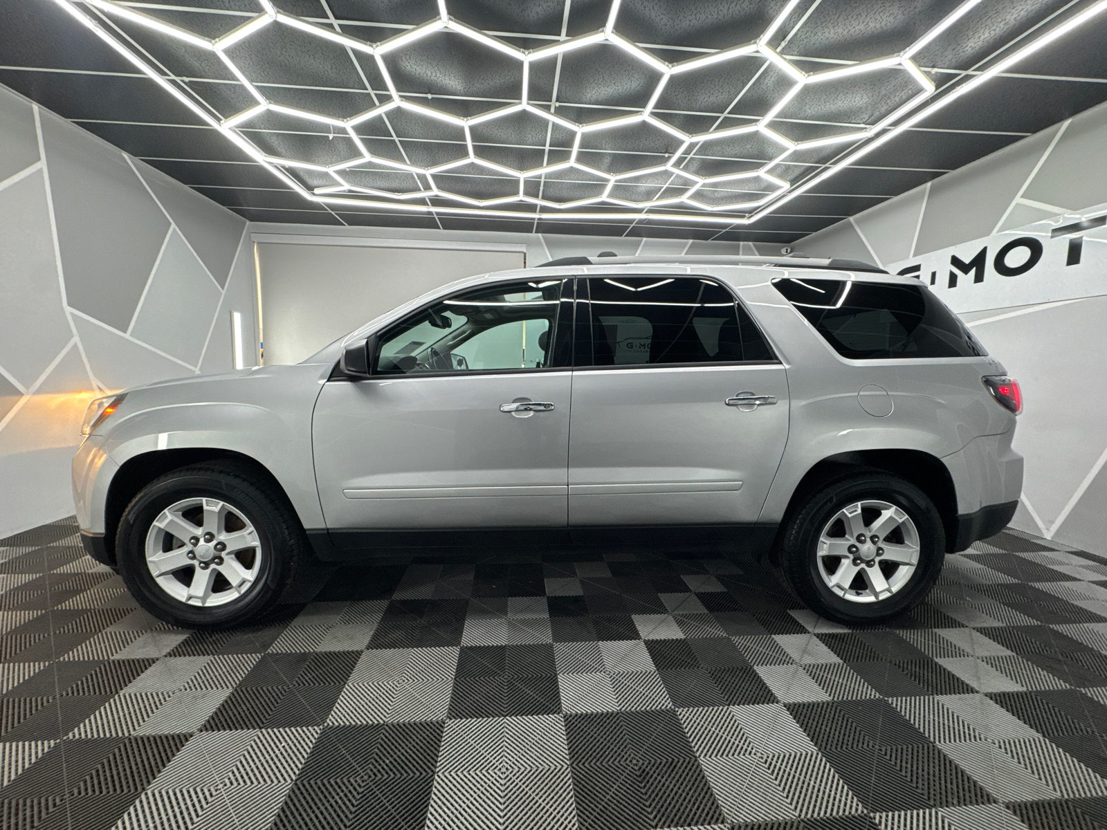 2016 GMC Acadia SLE-2 Sport Utility 4D 3