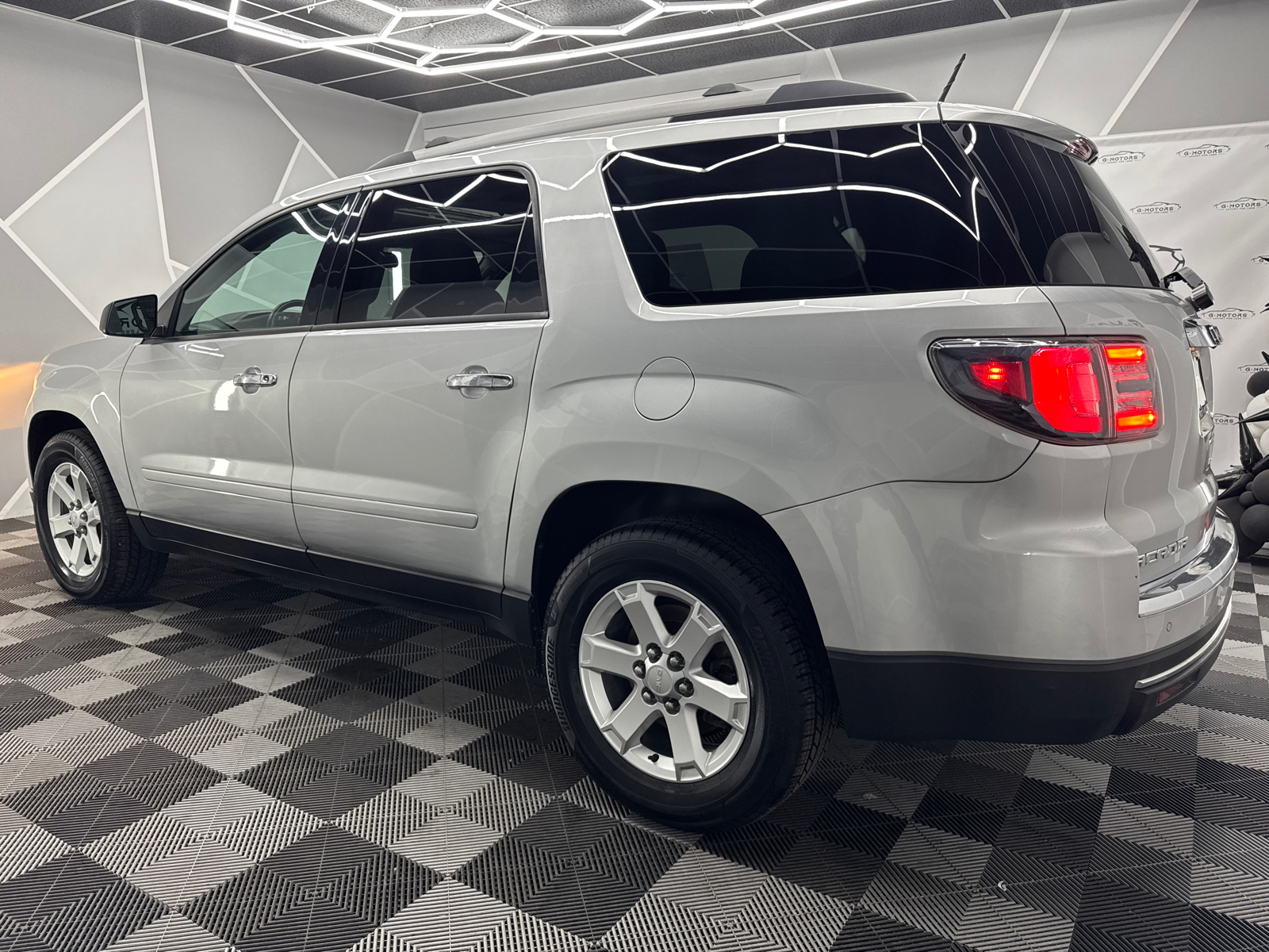 2016 GMC Acadia SLE-2 Sport Utility 4D 4