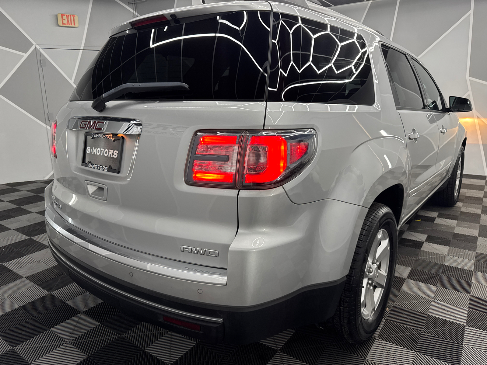 2016 GMC Acadia SLE-2 Sport Utility 4D 9