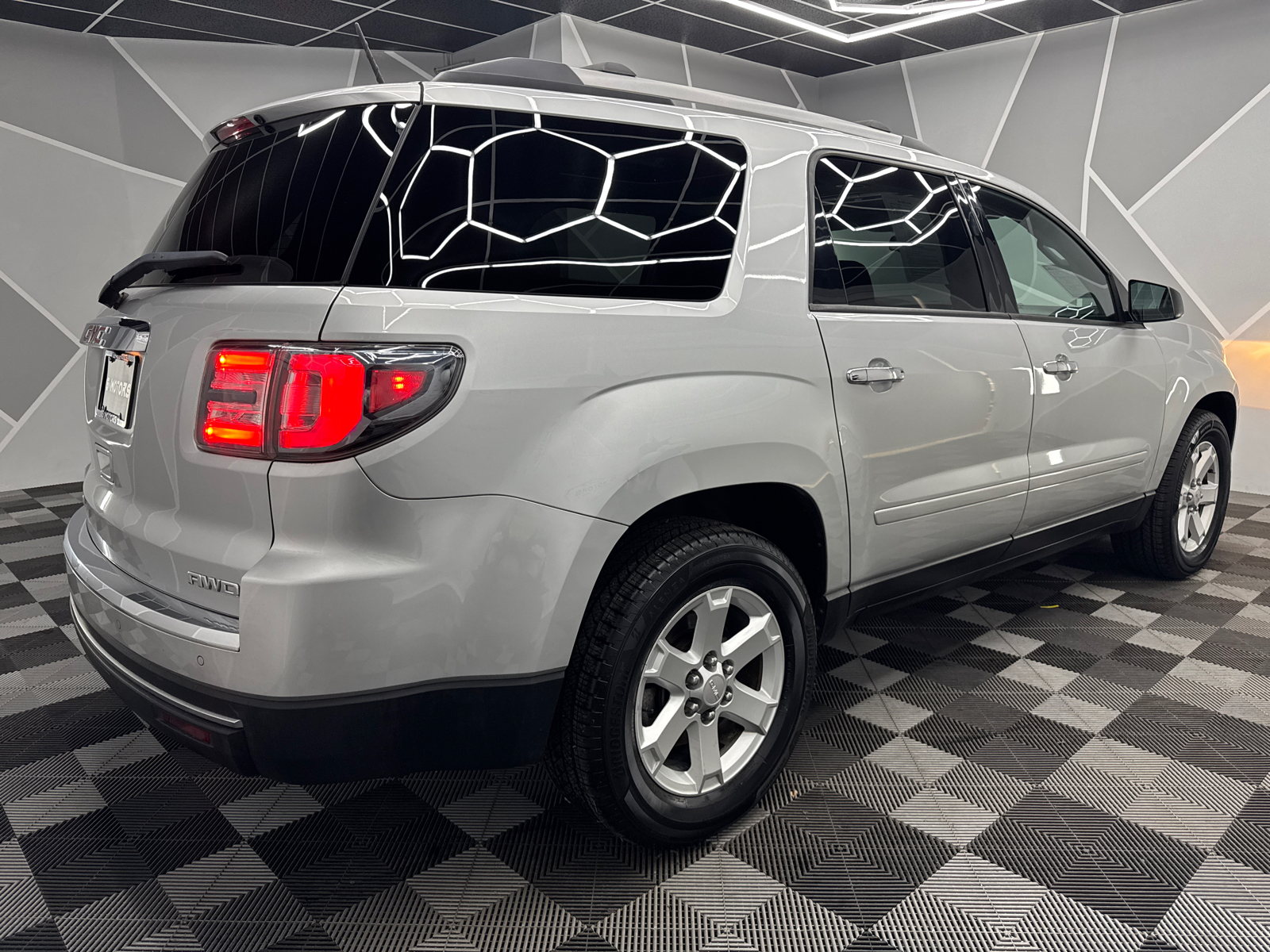 2016 GMC Acadia SLE-2 Sport Utility 4D 10