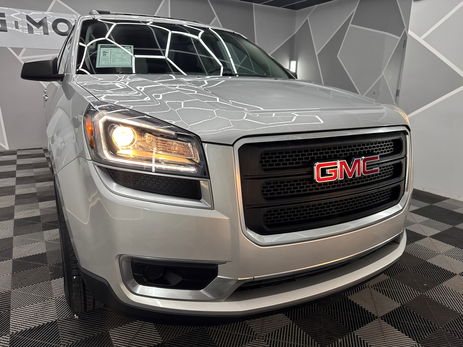 2016 GMC Acadia SLE-2 Sport Utility 4D 14