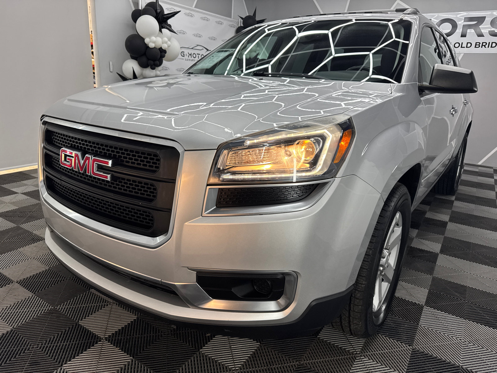 2016 GMC Acadia SLE-2 Sport Utility 4D 17