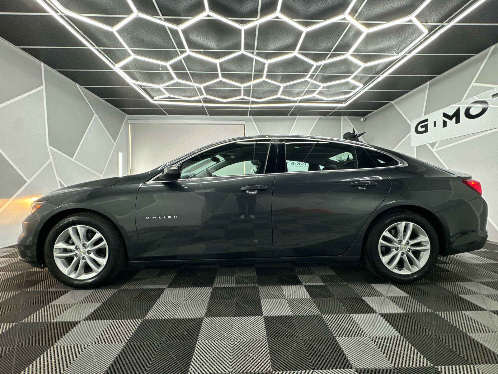 2016 Chevrolet Malibu Hybrid Sedan 4D 3