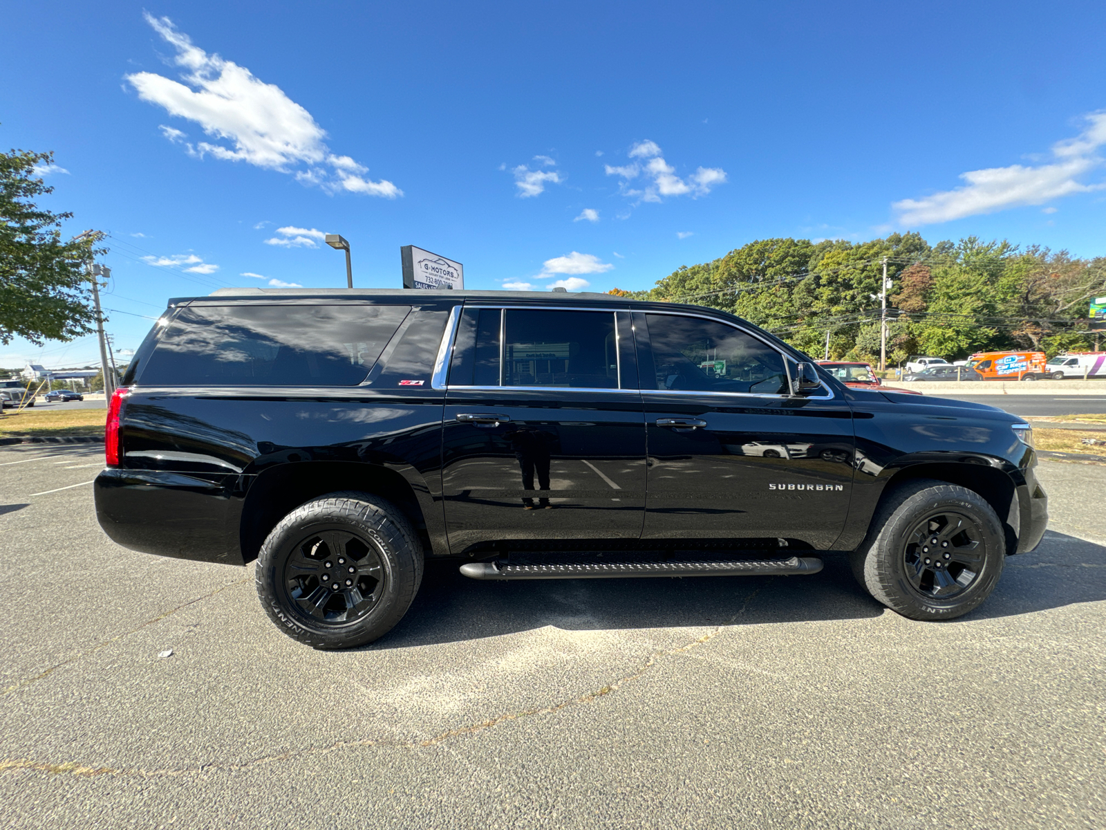 2017 Chevrolet Suburban LT Sport Utility 4D 9