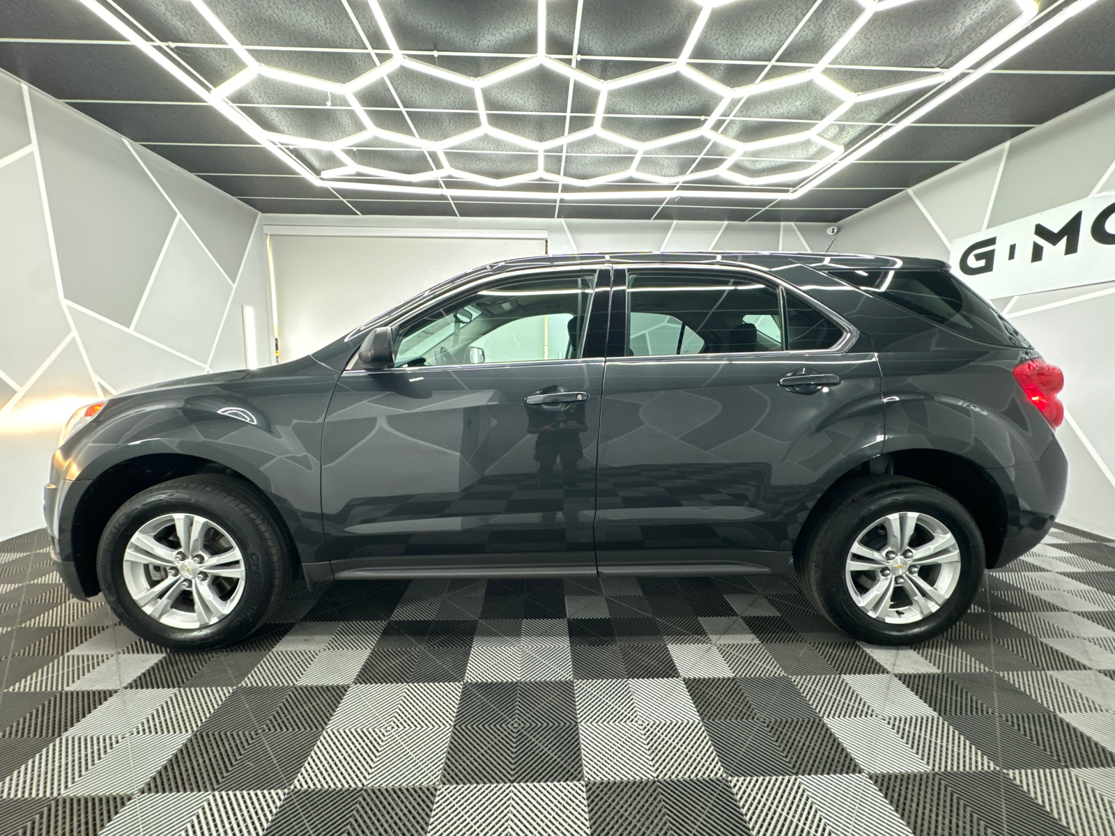 2013 Chevrolet Equinox LS Sport Utility 4D 3