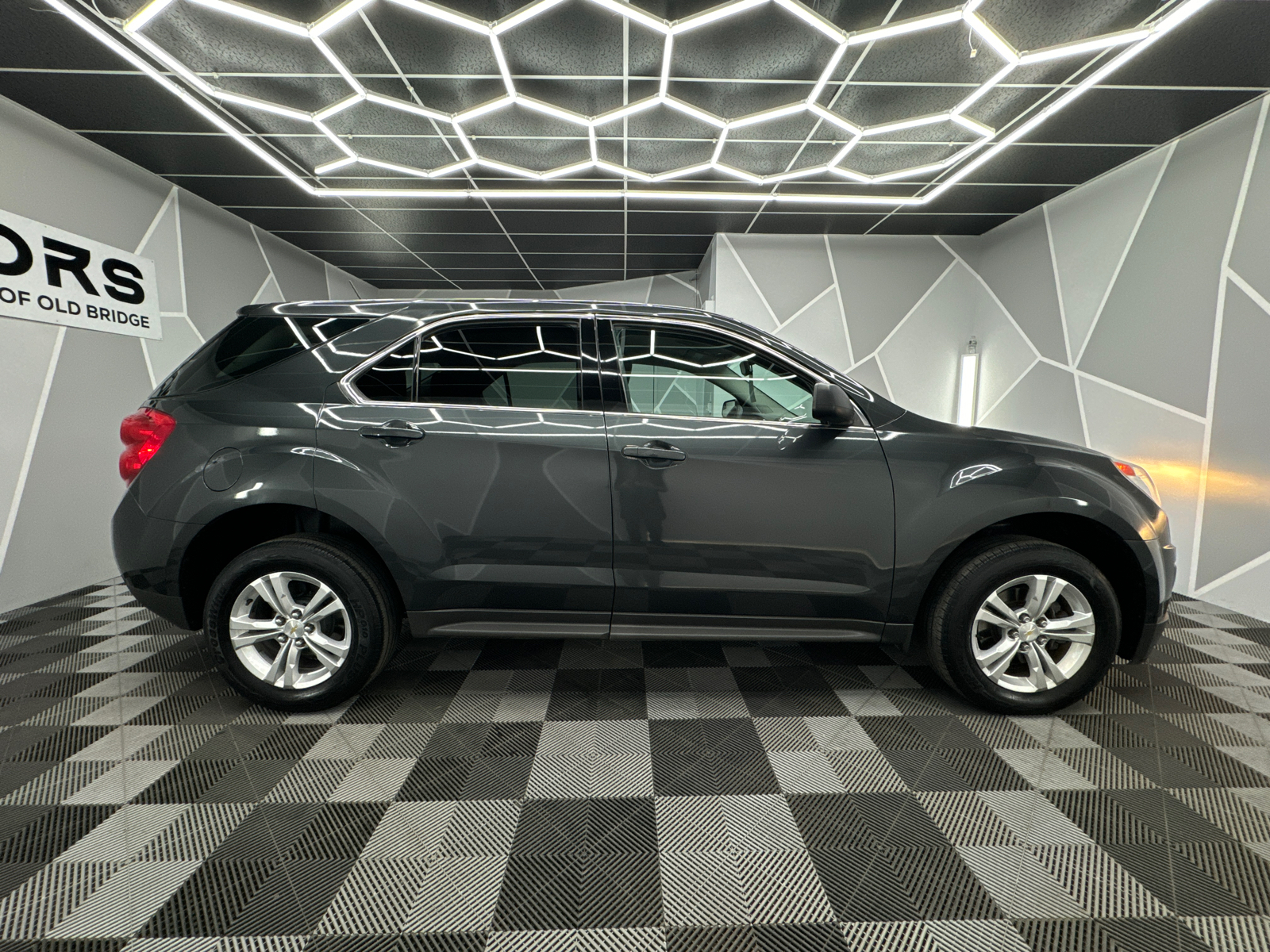 2013 Chevrolet Equinox LS Sport Utility 4D 11